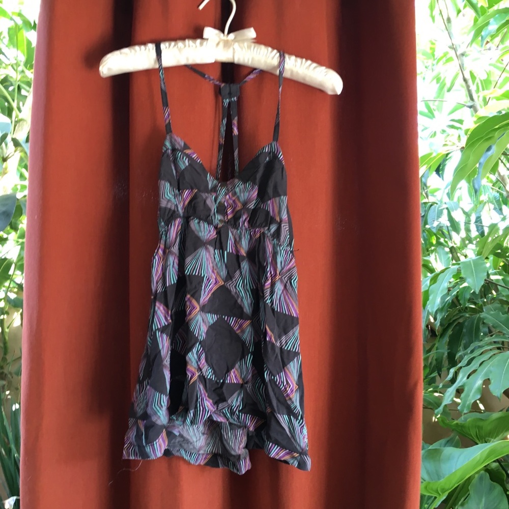 O’Neil top with cute button accents